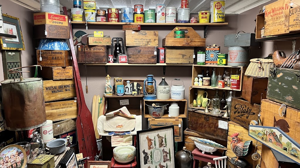 Pardeeville Antique Mall | 103 Industrial Dr, Pardeeville, WI 53954, USA | Phone: (608) 429-9393
