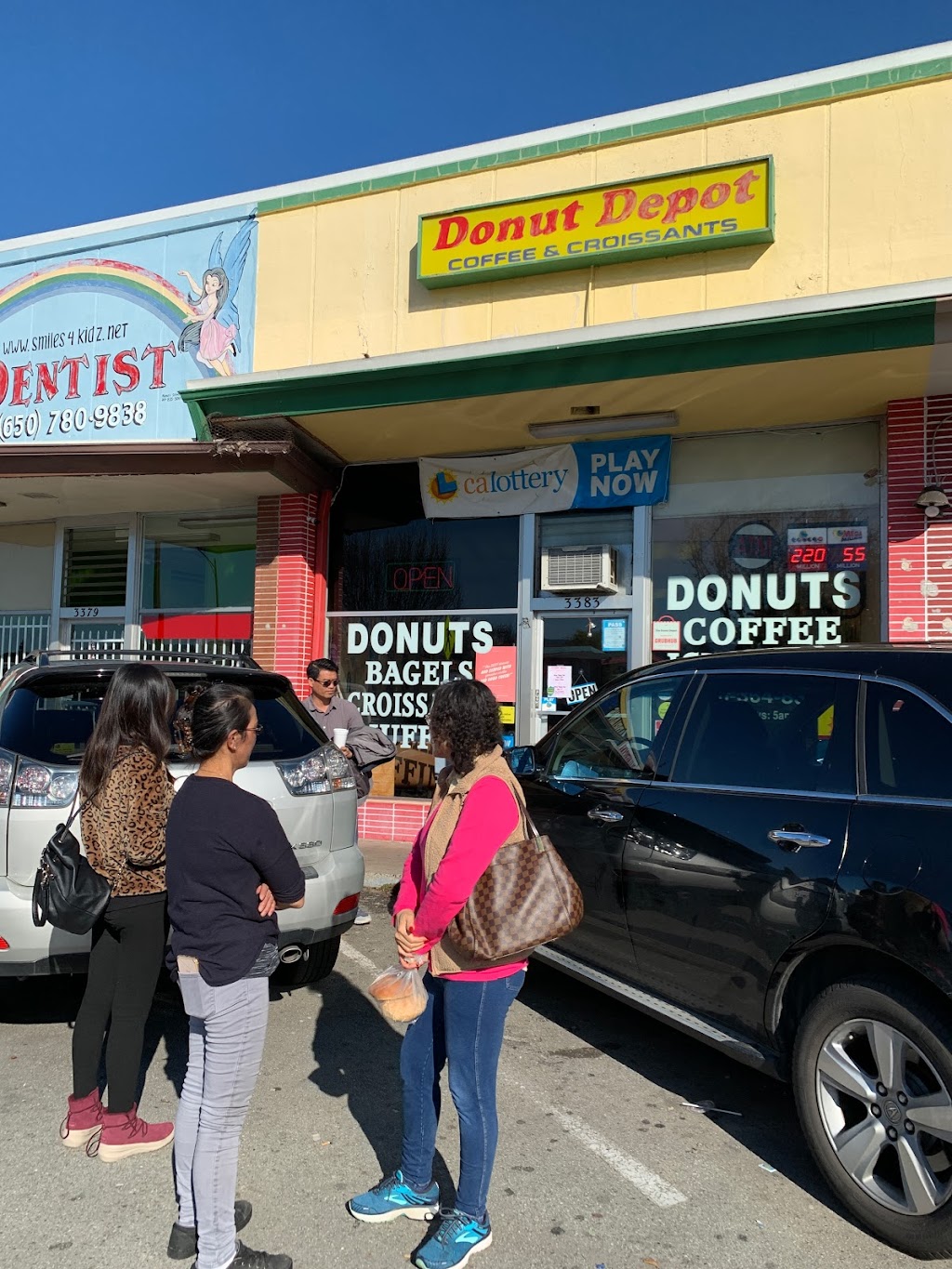 Donut Depot | 3383 Middlefield Rd, Menlo Park, CA 94025, USA | Phone: (650) 364-8352