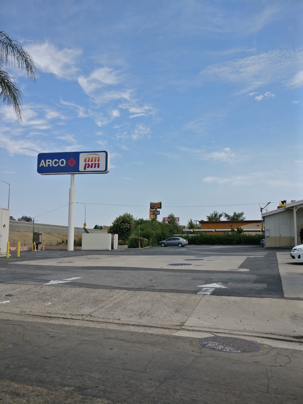 ARCO | 401 N Placentia Ave, Fullerton, CA 92831, USA | Phone: (714) 993-9111