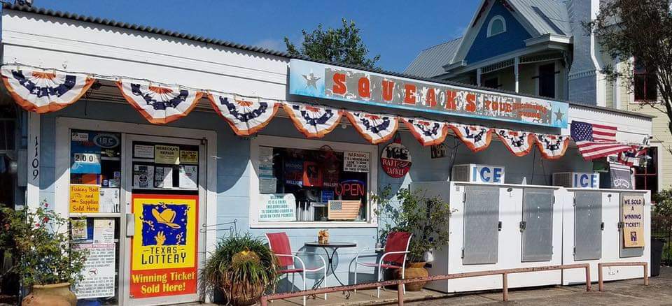 Squeak’s Convenience Store | 1109 F St, Floresville, TX 78114, USA | Phone: (830) 216-5455