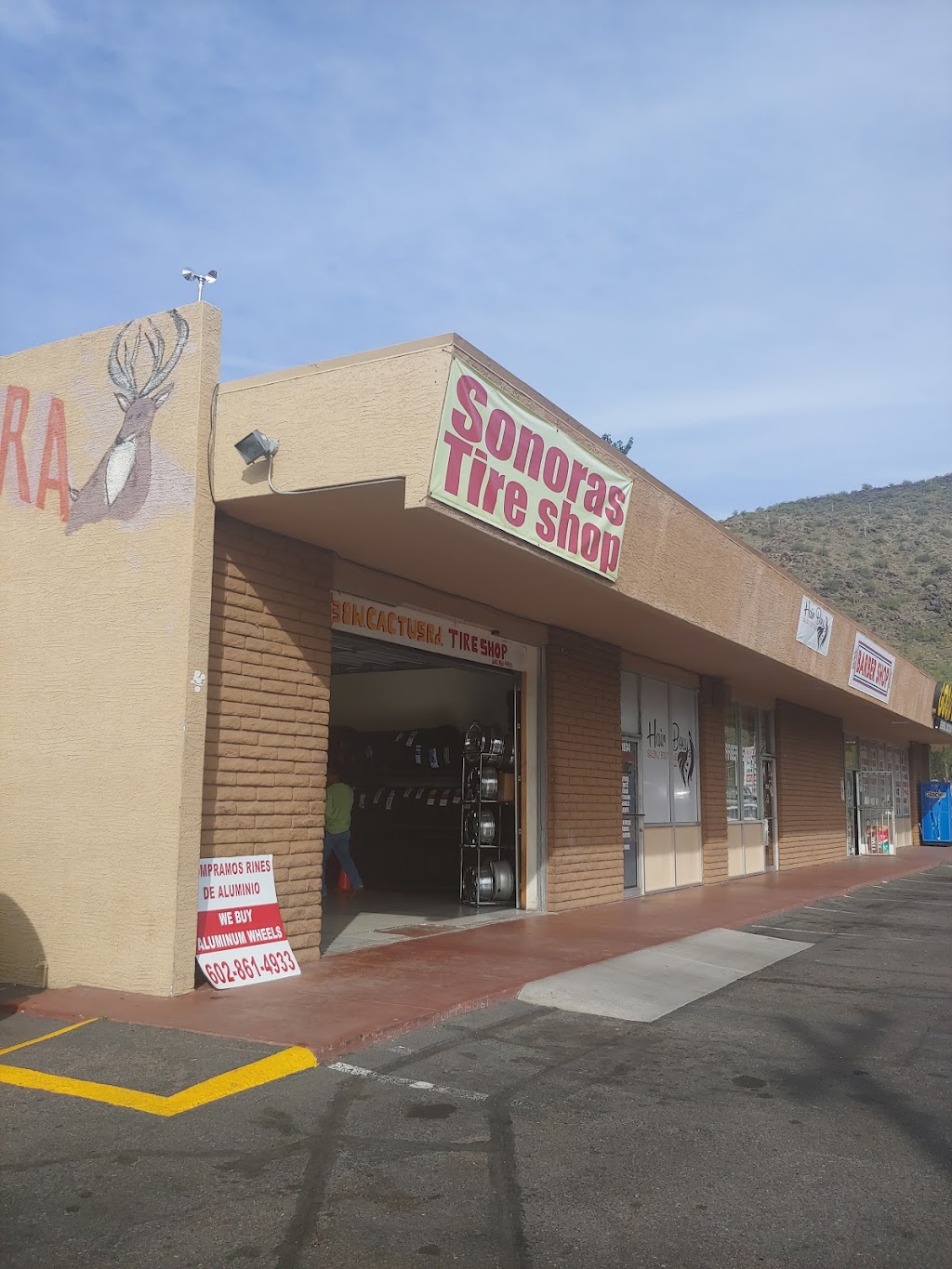 Sonoras Tire Shop | 1938 W Cactus Rd, Phoenix, AZ 85029, USA | Phone: (602) 861-4933