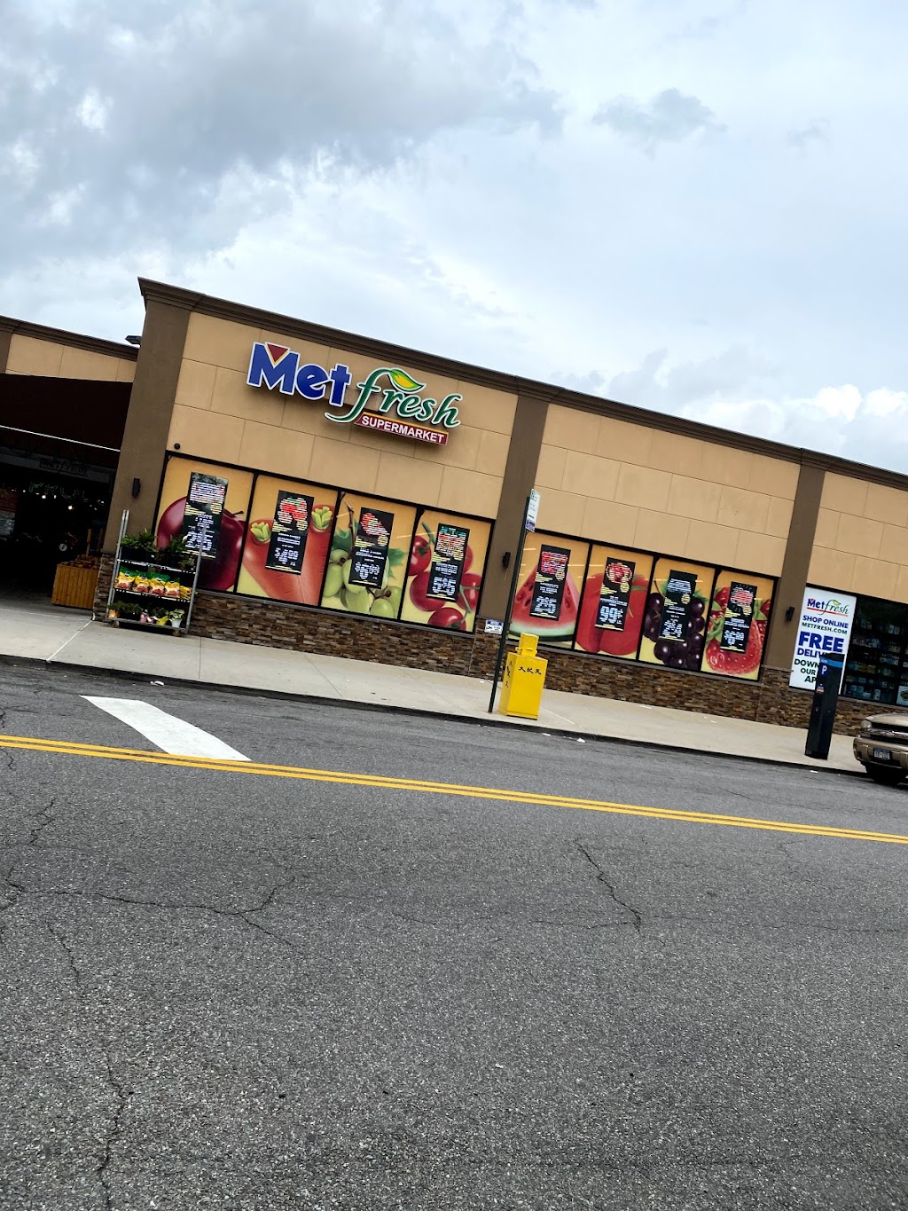 Met Fresh of Whitestone | 24-11, 24-07 150th St, Queens, NY 11357, USA | Phone: (718) 888-7755