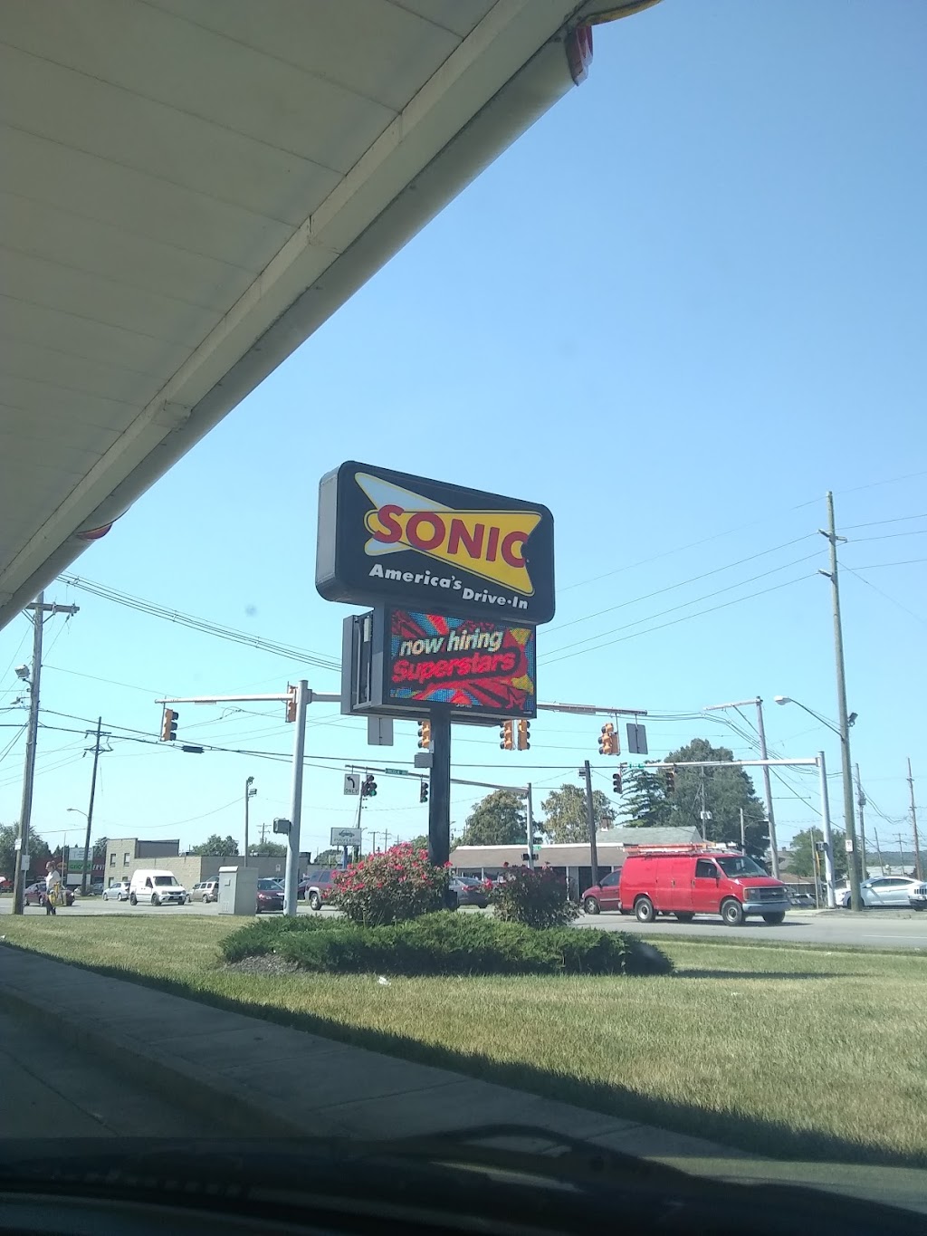 Sonic Drive-In | 1550 S Erie Blvd, Hamilton, OH 45011, USA | Phone: (513) 863-5550