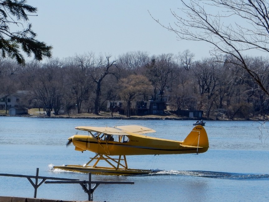 Crystal Lk Seaplane Base-Mn09 | Maple Island Rd, Burnsville, MN 55306, USA | Phone: (952) 469-5521