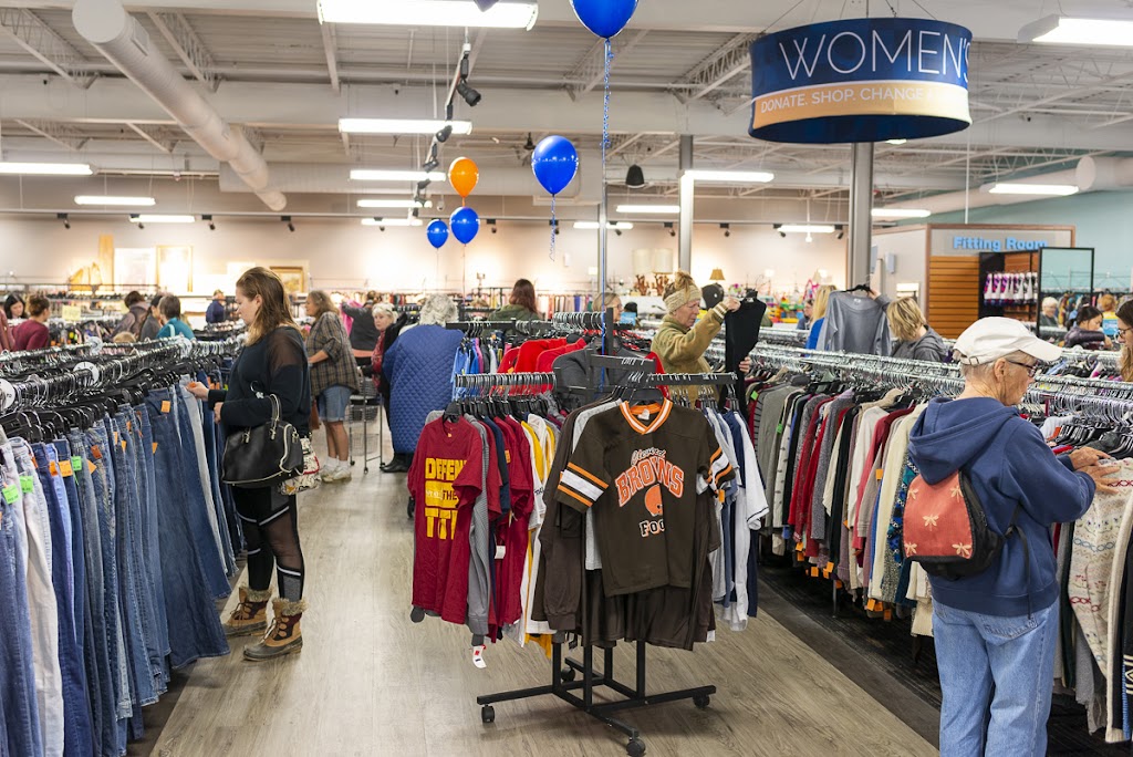 Goodwill Chardon | 425 Water St, Chardon, OH 44024, USA | Phone: (440) 901-0100