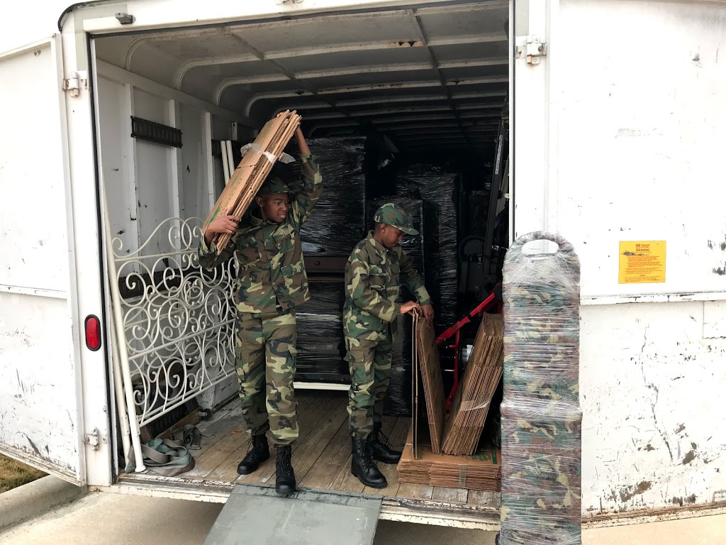 2 Soldiers and a Truck Movers Austin TX. | 4201 Creede Dr, Austin, TX 78744, USA | Phone: (833) 549-2068