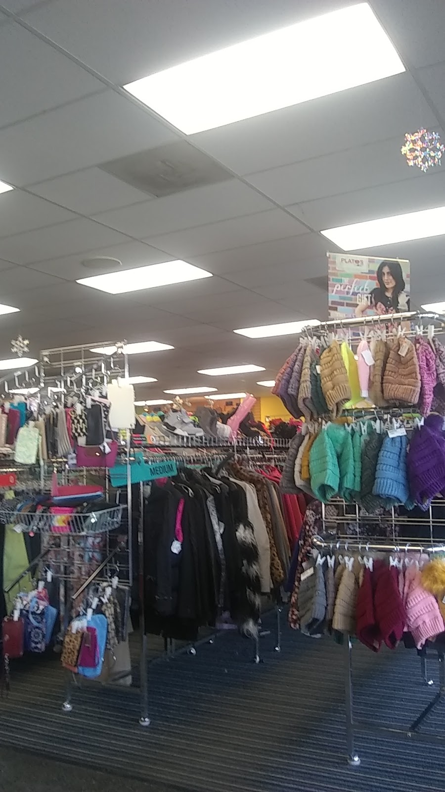 Platos Closet of Florissant, MO | 8206 N Lindbergh Blvd, Florissant, MO 63031, USA | Phone: (314) 837-3600