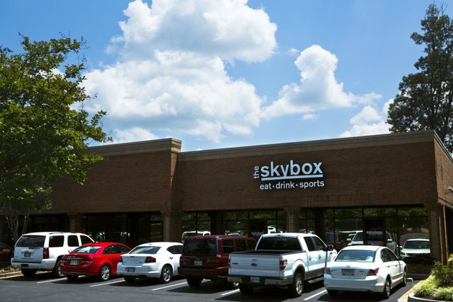 The Skybox Grill | 2140 W Poplar Ave #101, Collierville, TN 38017, USA | Phone: (901) 854-0509