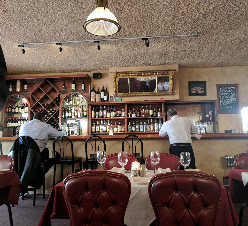 Jack & Giulios Italian Restaurant | 2391 San Diego Ave, San Diego, CA 92110 | Phone: (619) 294-2074