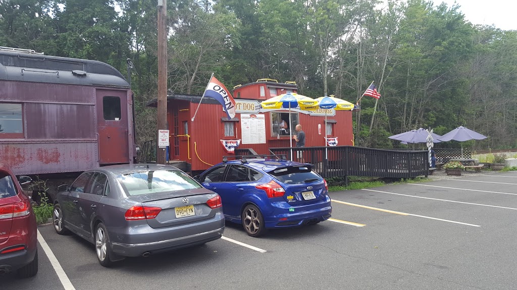 Hot Dog Caboose | 211 Greenwood Ave, Midland Park, NJ 07432, USA | Phone: (201) 444-2531