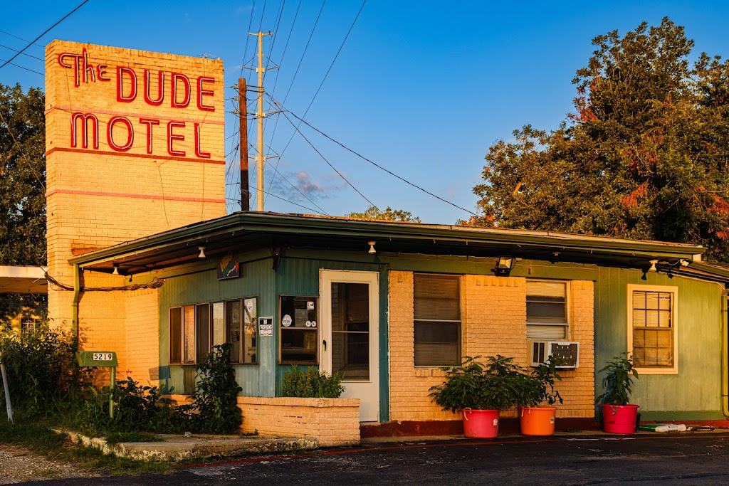 The Dude Motel | 5219 E Belknap St, Fort Worth, TX 76117, USA | Phone: (817) 831-0090