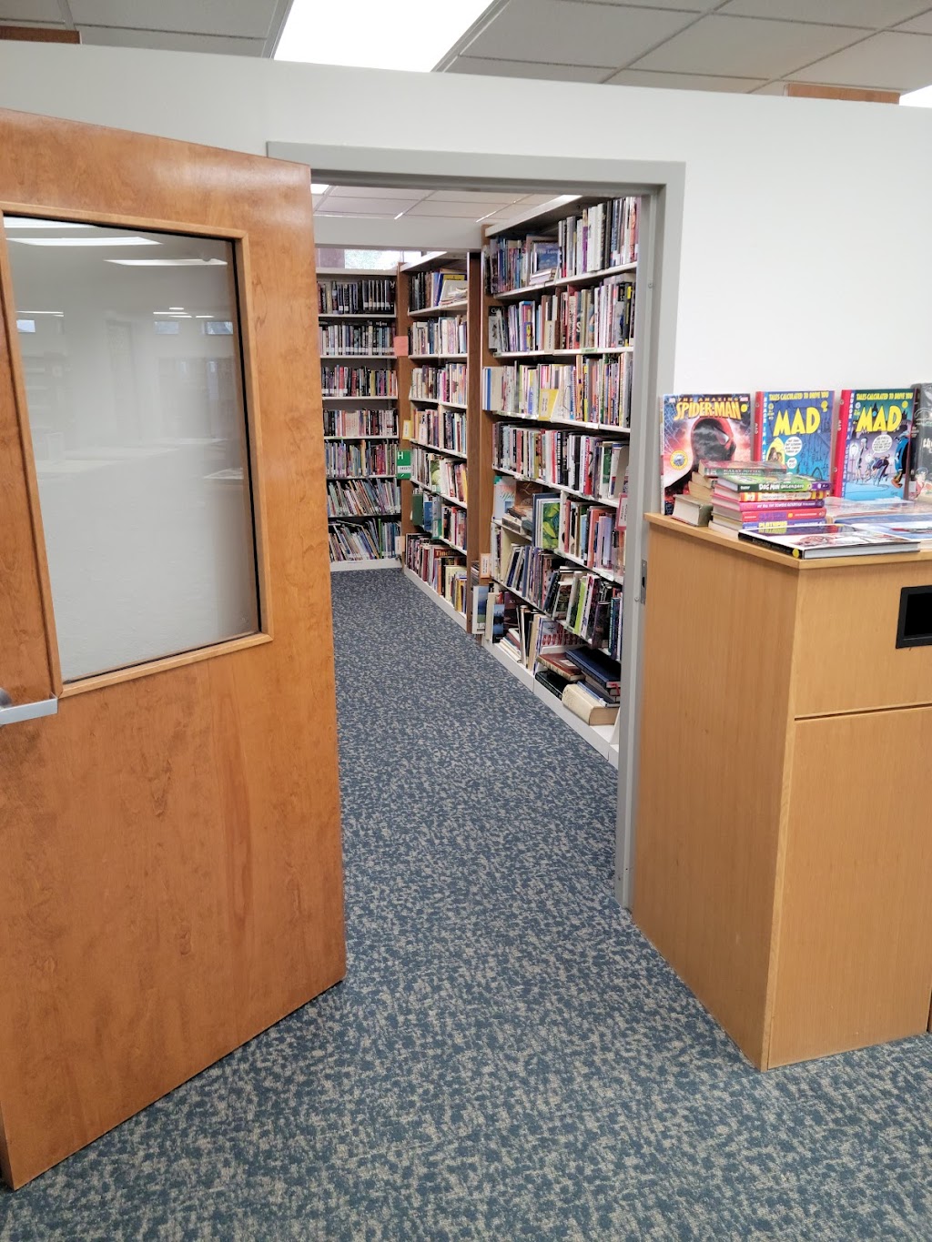 Lutz Branch Library | 101 W Lutz Lake Fern Rd, Lutz, FL 33548, USA | Phone: (813) 273-3652