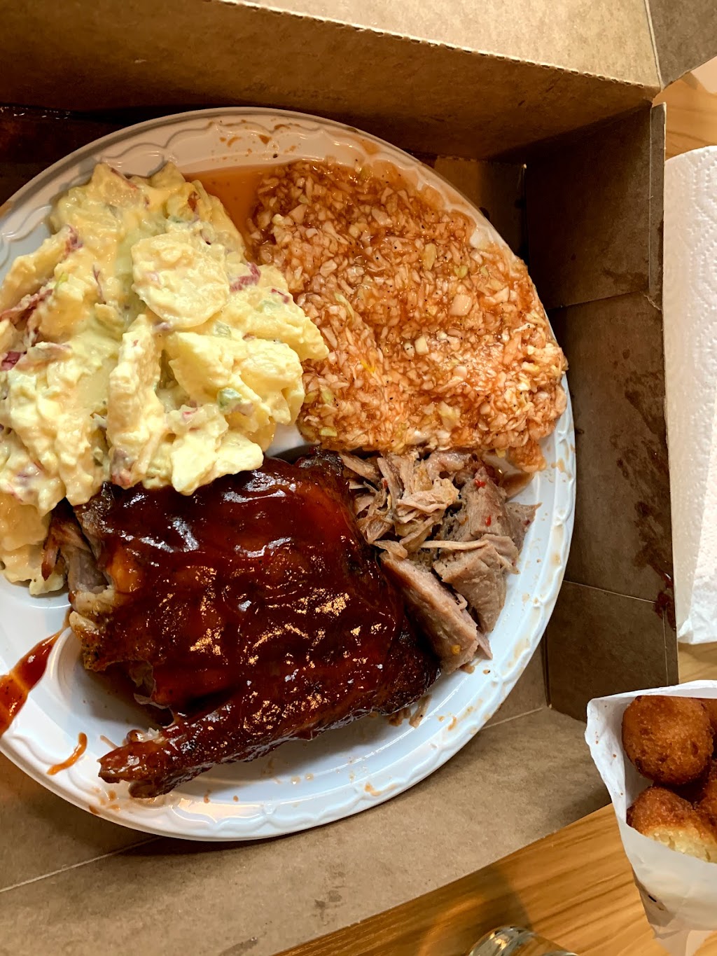 Country Barbecue | 4012 W Wendover Ave, Greensboro, NC 27407, USA | Phone: (336) 292-3557