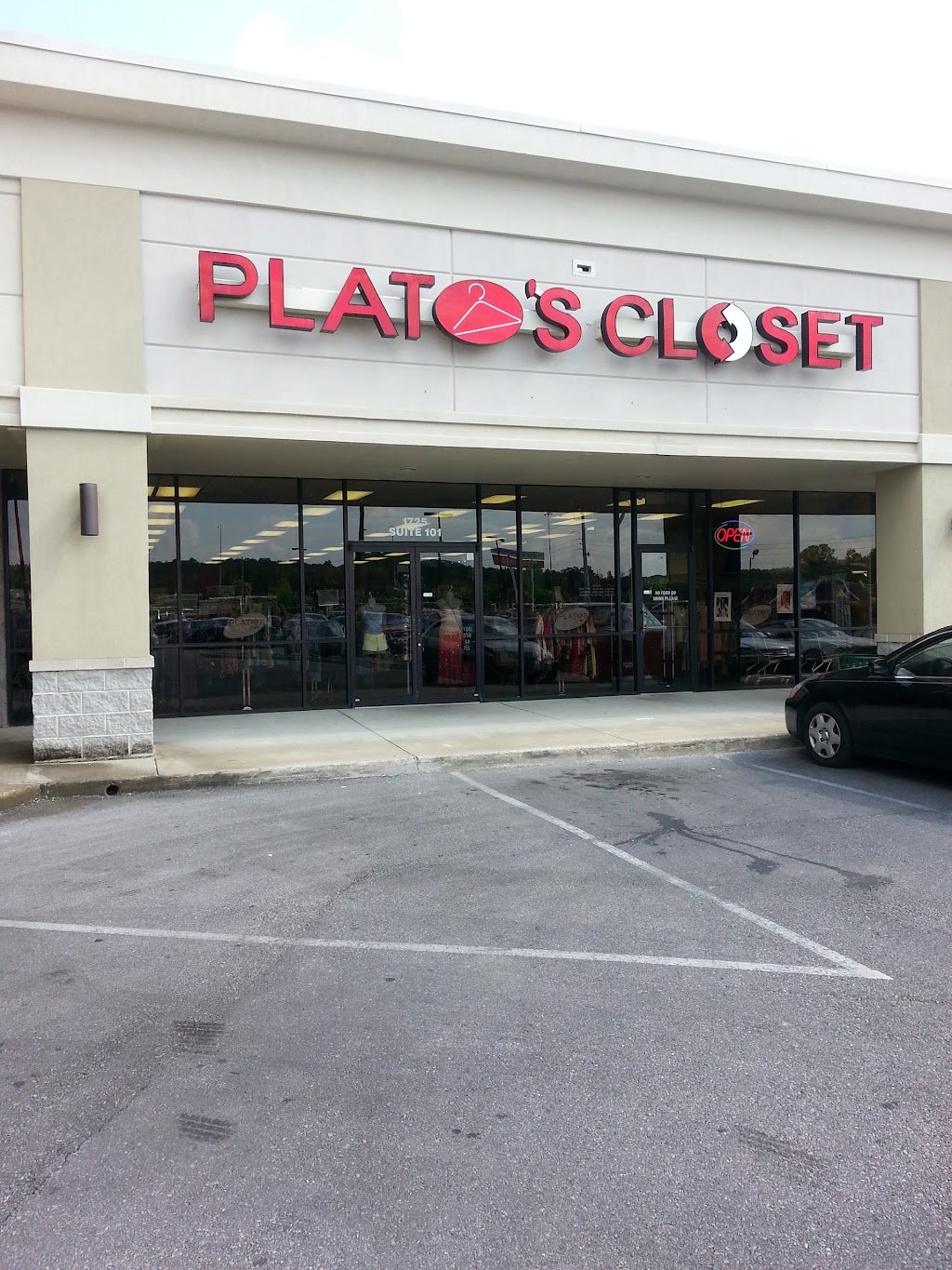 Platos Closet Hoover | Riverchase Promenade, 1725 Montgomery Hwy, Hoover, AL 35244, USA | Phone: (205) 444-1516