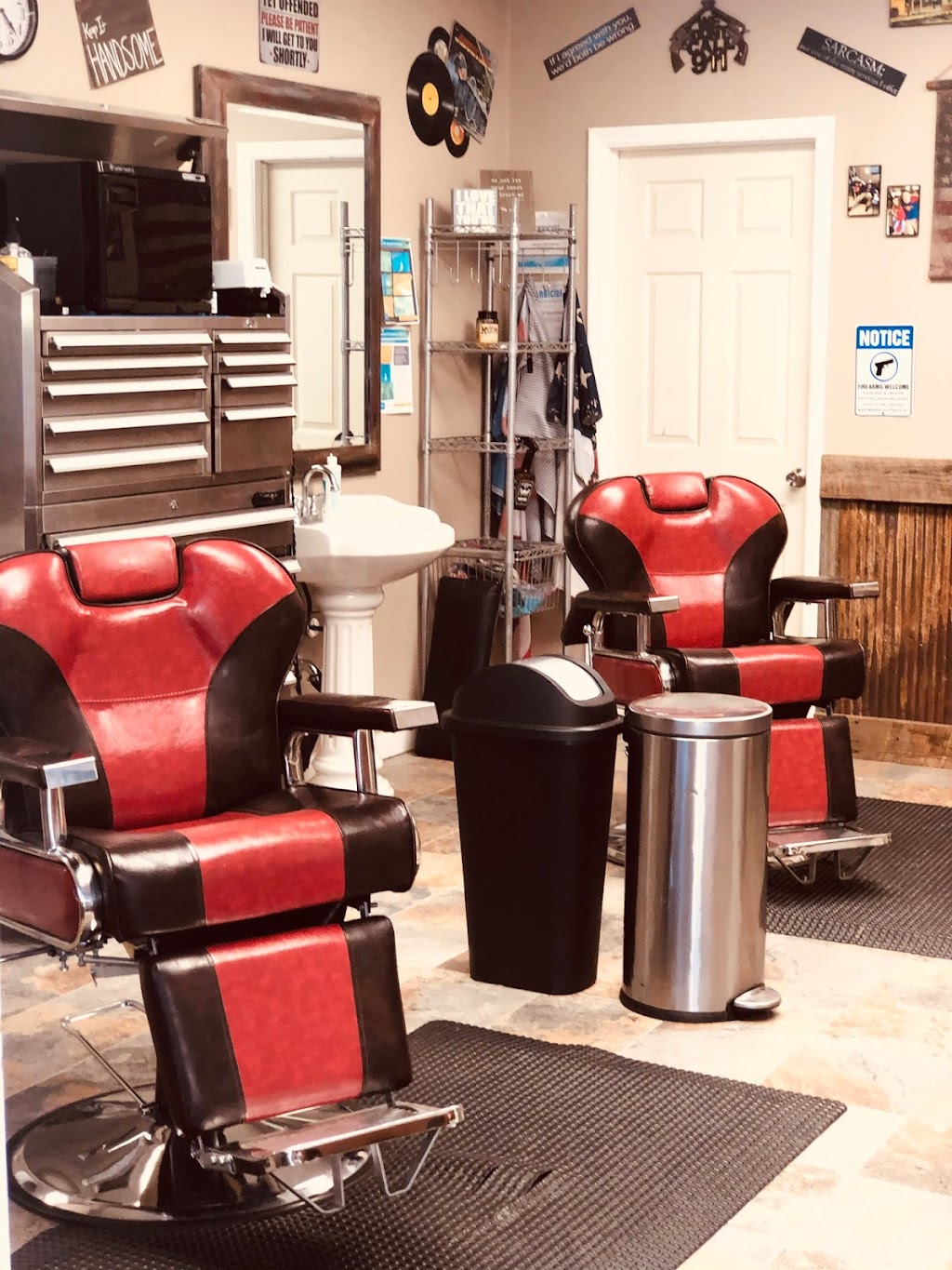 Arts Old Fashion Barber Shop | 3300 Crestwood Blvd Suite 100, Irondale, AL 35210, USA | Phone: (205) 957-5500