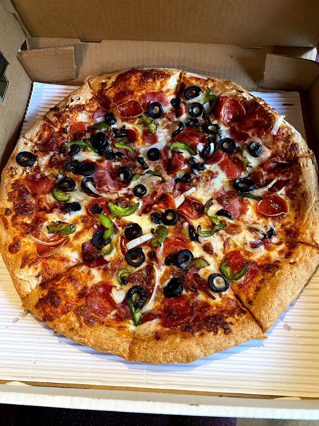 Sams Sorrento Pizza (North) | 19030 Cass Ave, Clinton Twp, MI 48038, USA | Phone: (586) 286-8600
