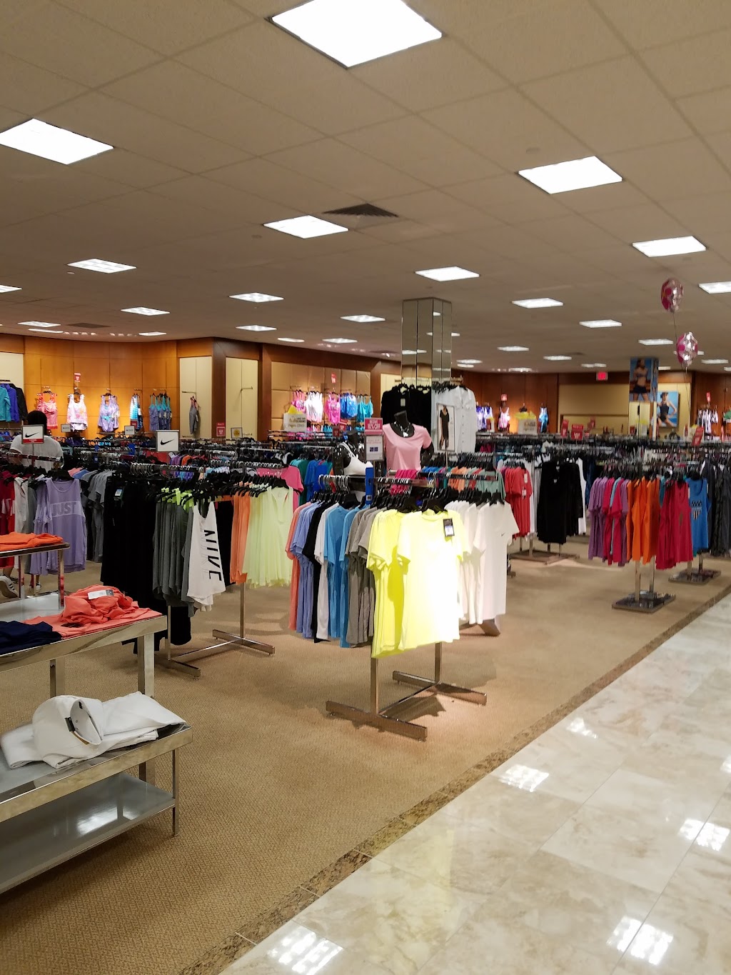 Dillards: Shops At Fallen Timbers | 3100 Main St Suite #600, Maumee, OH 43537, USA | Phone: (419) 878-2729