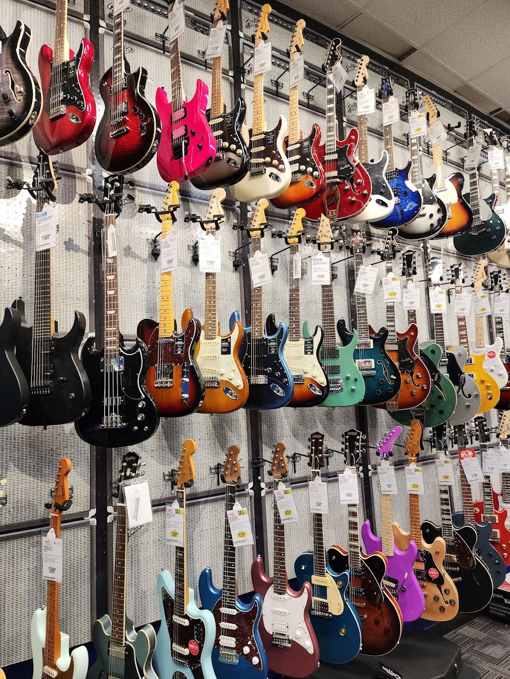 Guitar Center | 145 Wolf Rd, Colonie, NY 12205, USA | Phone: (518) 446-1500