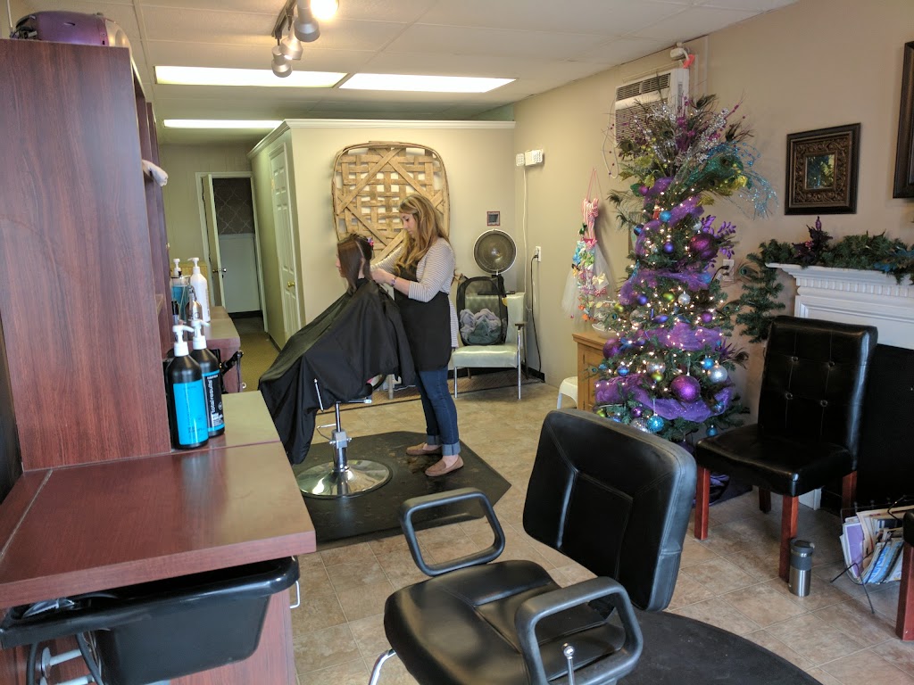 Tangles Hair Salon | 2782 Old U.S. Hwy 421 N, Siler City, NC 27344, USA | Phone: (919) 548-1042