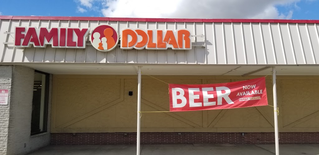 Family Dollar | 1352 Lincoln Way S, Ligonier, IN 46767, USA | Phone: (574) 244-6003