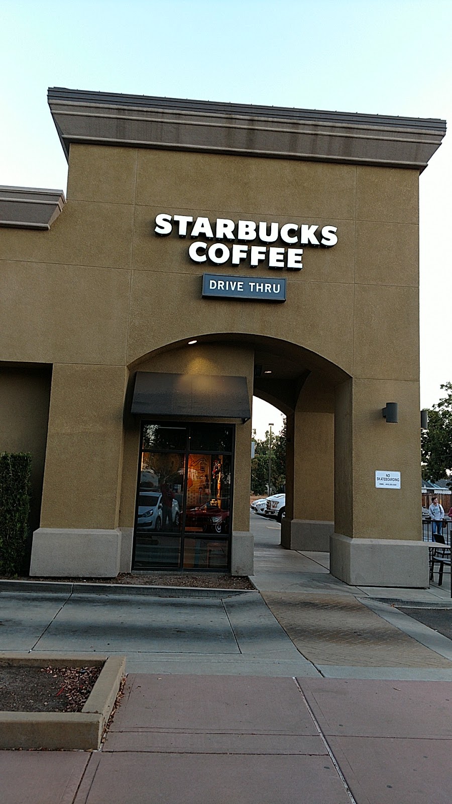 Starbucks | 1255 Lillian Ave, Escalon, CA 95320, USA | Phone: (209) 838-7920