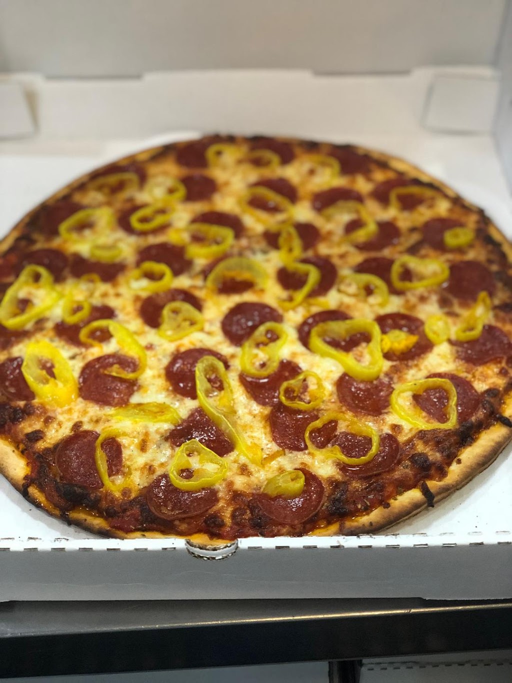 Michalenos Pizzeria | 234 E Dekora St, Saukville, WI 53080, USA | Phone: (262) 235-4842