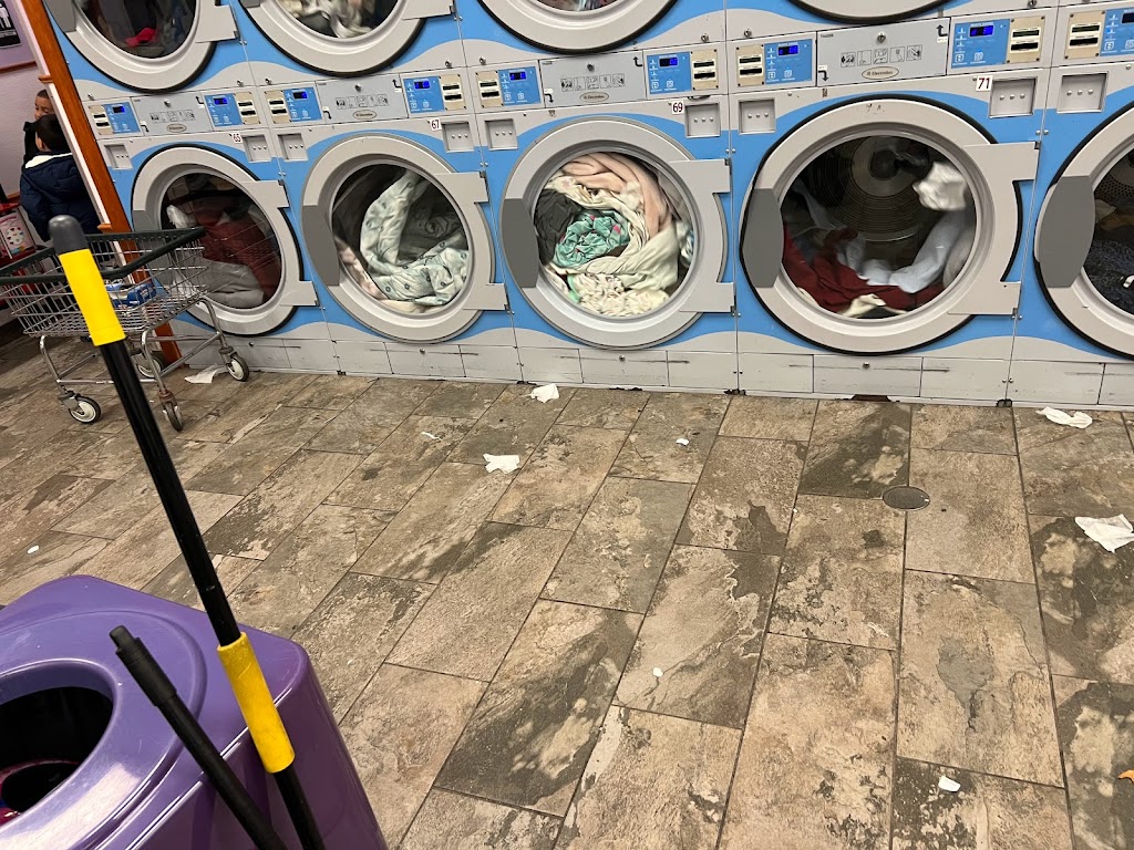 Sparkle Brite Laundromat | 610 Andover St, Lawrence, MA 01843, USA | Phone: (978) 258-0132