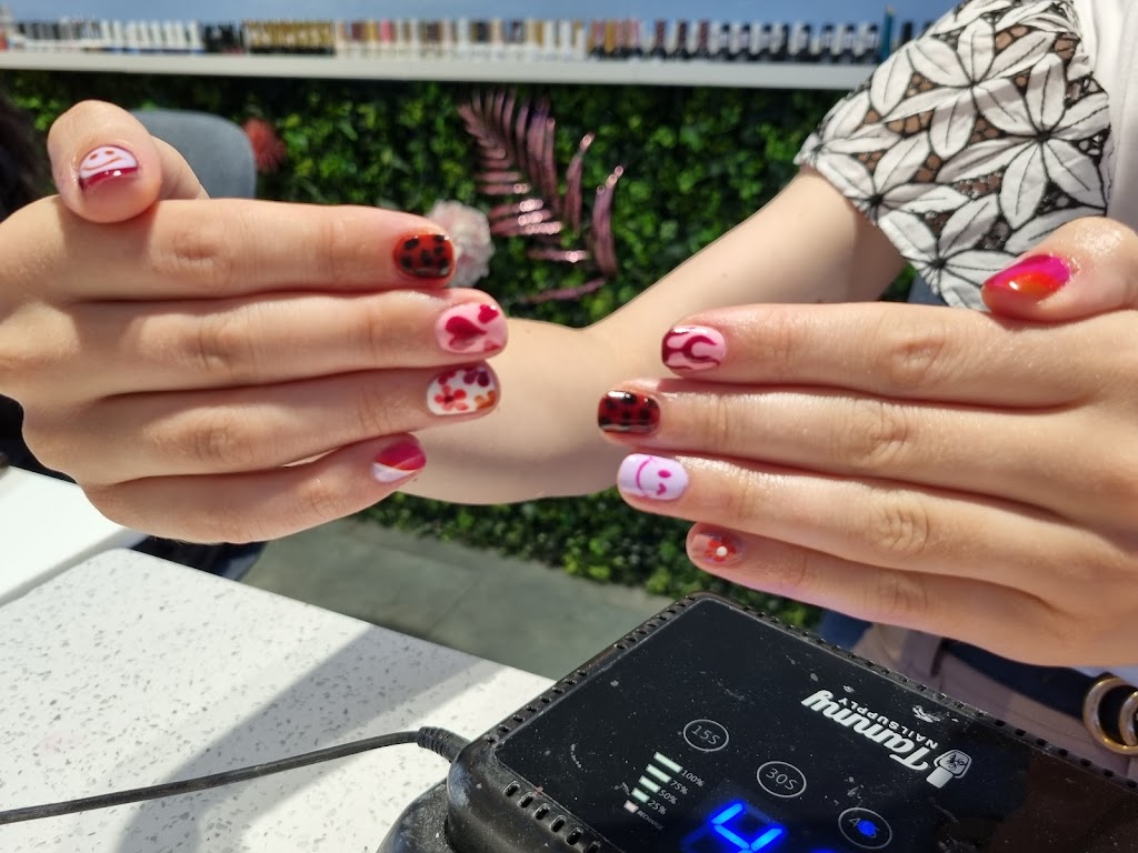 Amsterdam Nail Art Studio - Centraal Station | Stationsplein 33B Amstelpassage, 1012 AA Amsterdam, Netherlands | Phone: 06 25177567