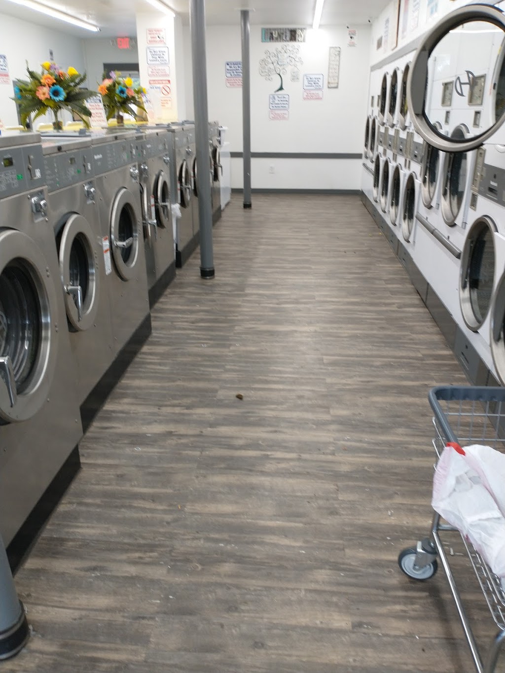 Pirate Coin Laundry/Stinky Socks Too | 201 N Aransas St, Mathis, TX 78368 | Phone: (361) 678-1551