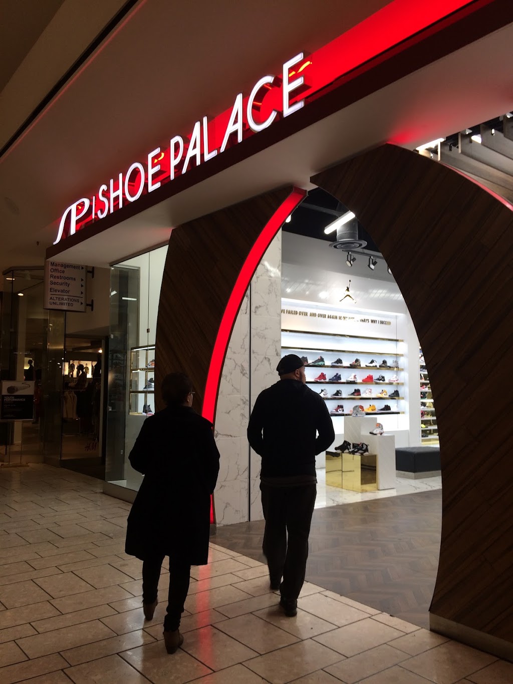 Shoe Palace | 2013 Stoneridge Mall Rd Suite 3F.48, Pleasanton, CA 94588, USA | Phone: (925) 368-1210