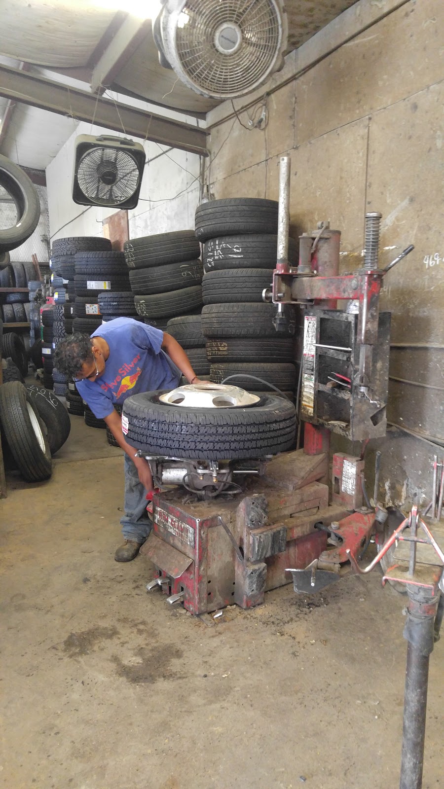 C & T Tires | 908 S Virginia St, Terrell, TX 75160, USA | Phone: (469) 837-9308