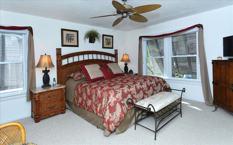 Peppertree Bay Vacation Rentals | 6056 Midnight Pass Rd, Sarasota, FL 34242, USA | Phone: (941) 349-7777