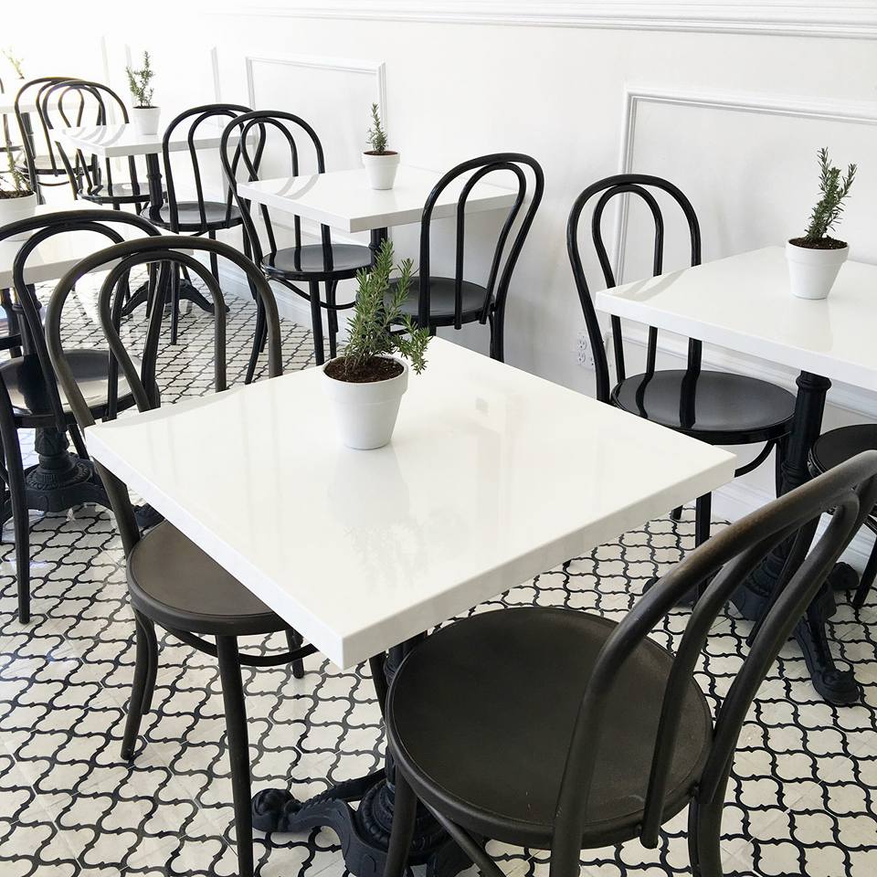 Carrera Cafe | 8251 Melrose Ave, Los Angeles, CA 90046, USA | Phone: (323) 852-3337