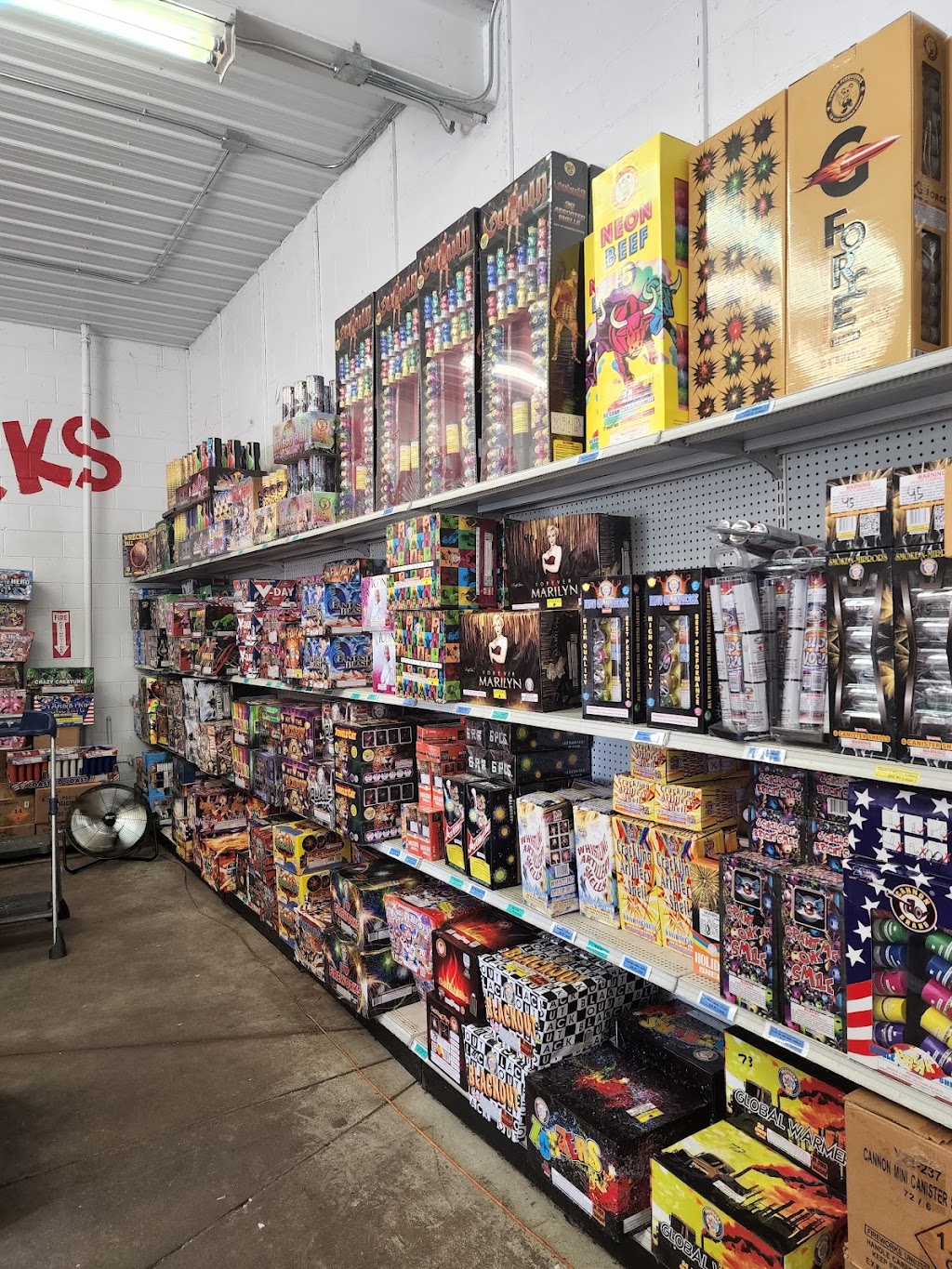 Albion Fireworks | 414 Albion Rd, Edgerton, WI 53534, USA | Phone: (608) 884-0091