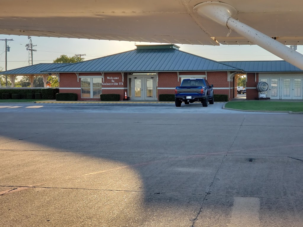 Gainesville Muni Airport - GLE | 2300 Airport Dr, Gainesville, TX 76240, USA | Phone: (940) 668-4565