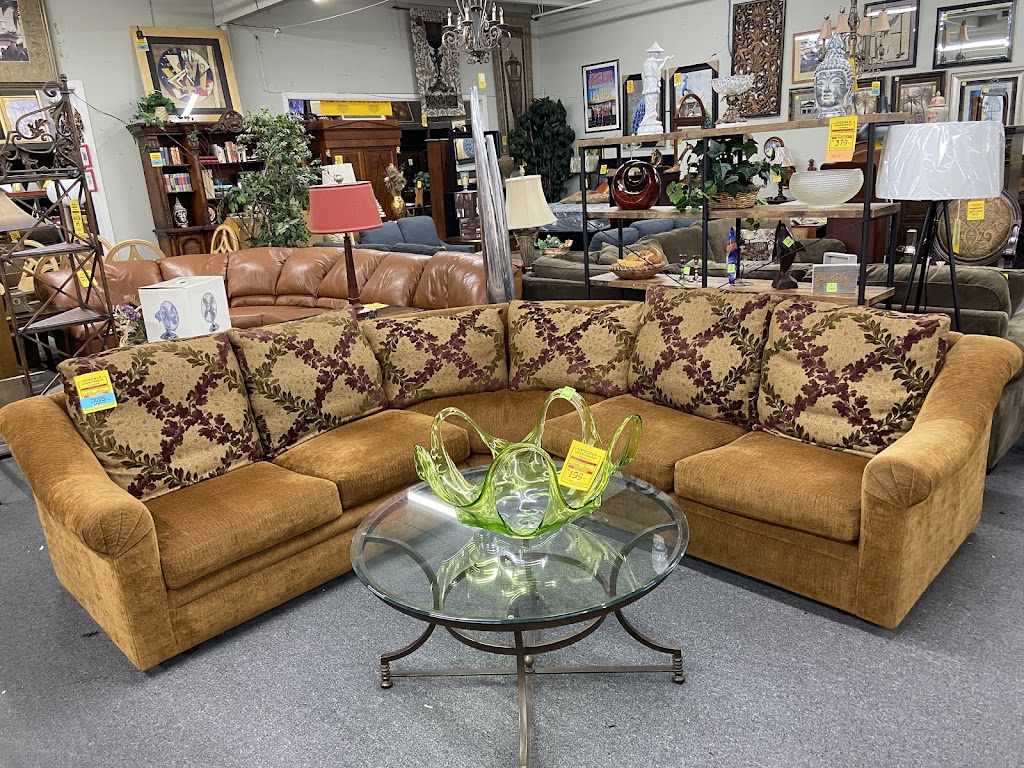 Upscale Consignment Furniture | 3236 Auburn Blvd, Sacramento, CA 95821, USA | Phone: (916) 483-1093