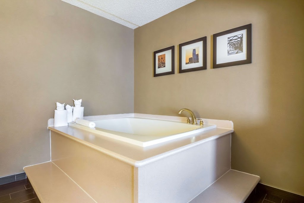 Comfort Suites At Woodbridge | 1275 Route 1 & 9 South, Avenel, NJ 07001, USA | Phone: (732) 396-3000