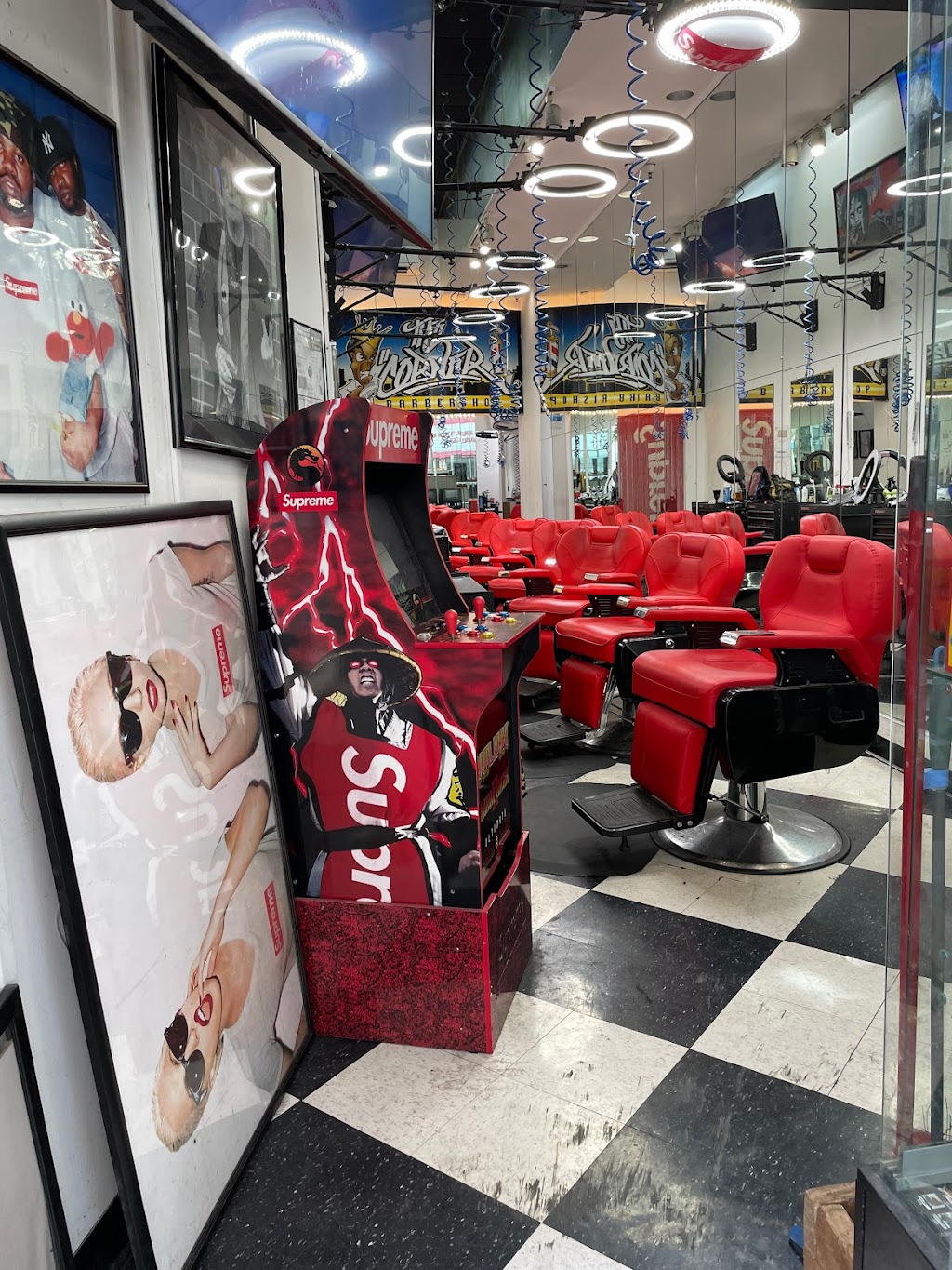 THE CORNER BARBERSHOPS ️ EST. 2005 | 743 S Broadway, Los Angeles, CA 90014, USA | Phone: (850) 319-3288