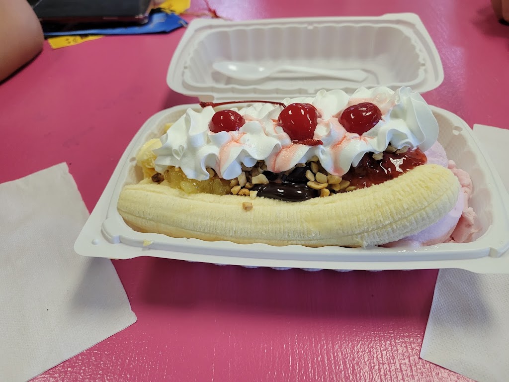 Lulus Ice Cream Parlor & Treatery | 2056 E Canal Dr, Turlock, CA 95380, USA | Phone: (209) 667-5858