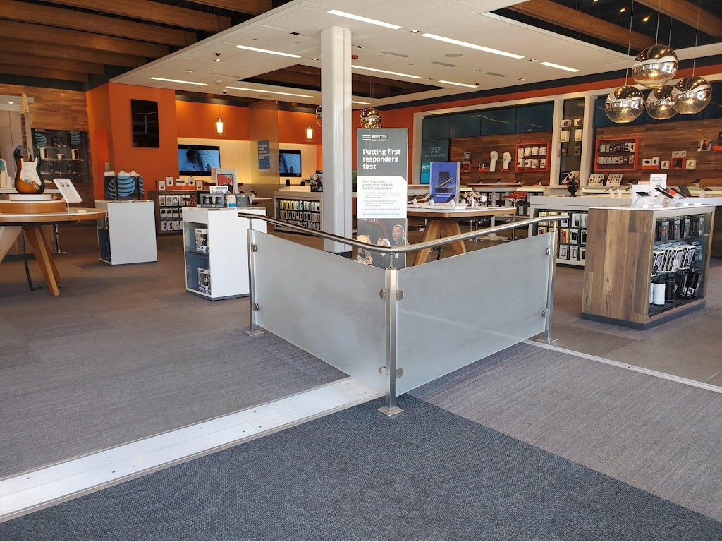 AT&T Store | 1 N La Grange Rd Unit 1-B, La Grange, IL 60525, USA | Phone: (708) 354-6672