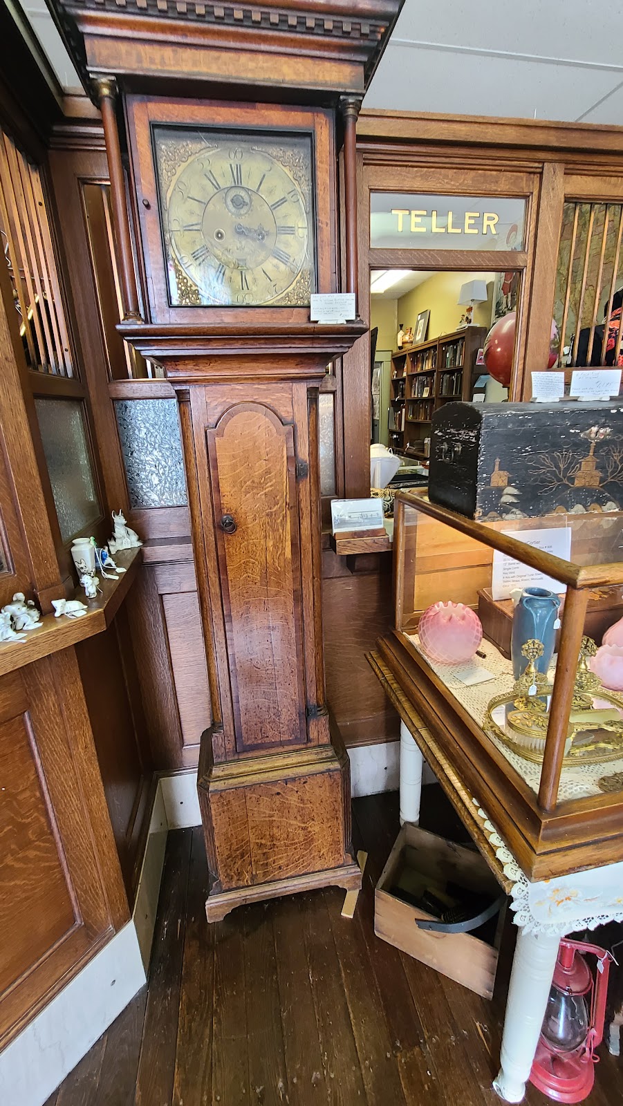 Carriage House Antiques | 22159 Main St, Oldenburg, IN 47036, USA | Phone: (812) 932-2070
