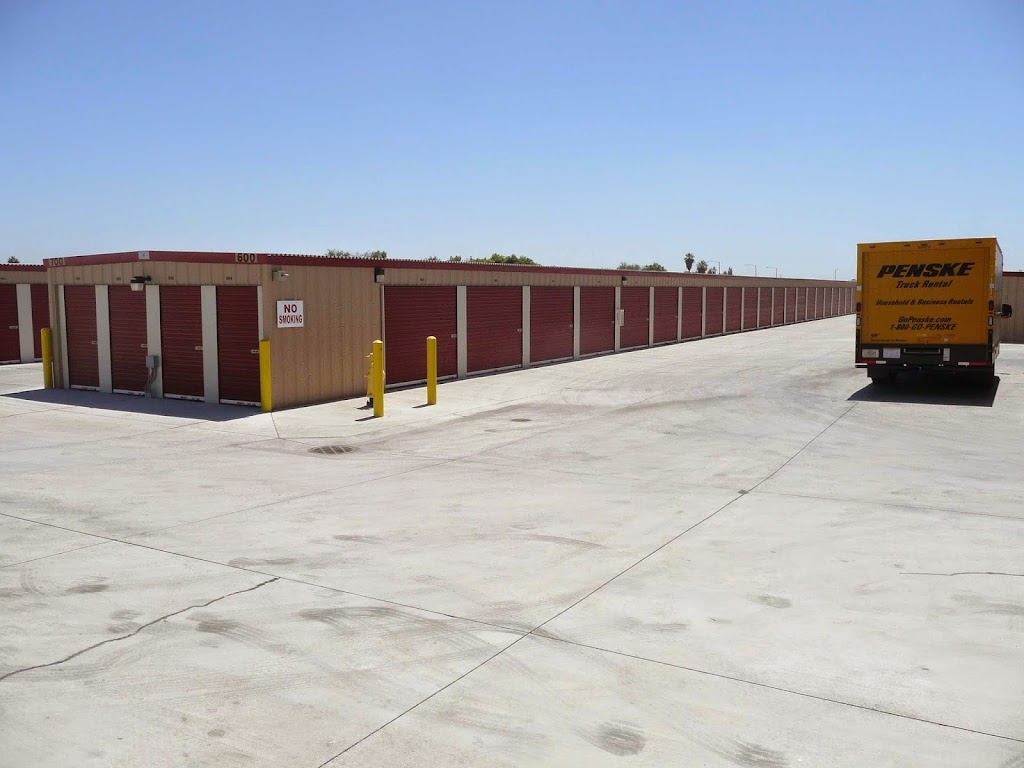 California Self Storage & Penske | 298 N 19 1/2 Ave, Lemoore, CA 93245, USA | Phone: (559) 925-8888