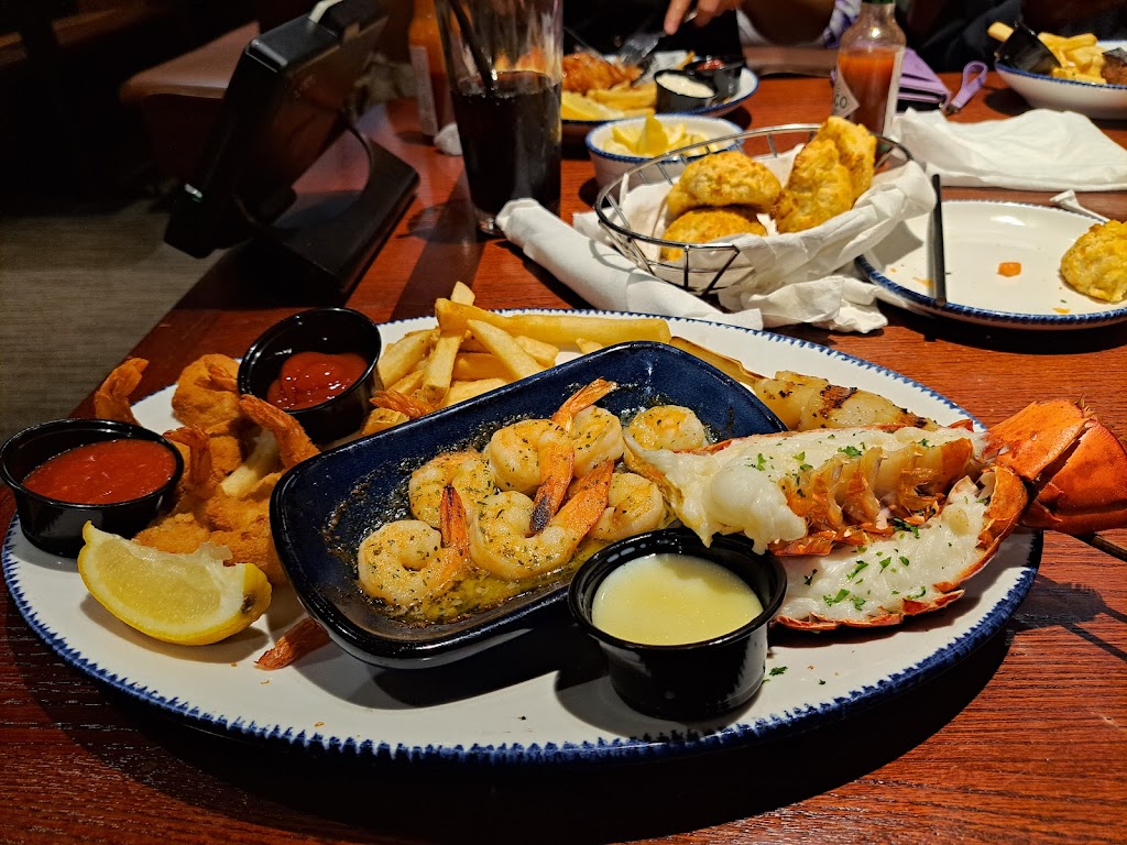 Red Lobster | Photo 2 of 10 | Address: 4333 Candlewood St, Lakewood, CA 90712, USA | Phone: (562) 634-3474