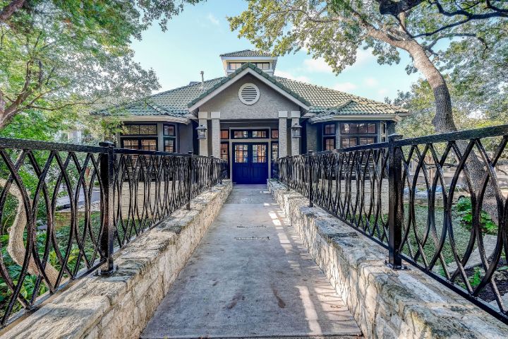 Canyon Springs at Bull Creek | 7700 N Capital of Texas Hwy, Austin, TX 78731 | Phone: (512) 342-2101