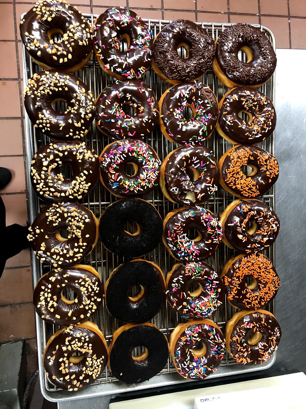 Yum Yum Donuts | 13471 Telegraph Rd, Whittier, CA 90605, USA | Phone: (562) 906-4926