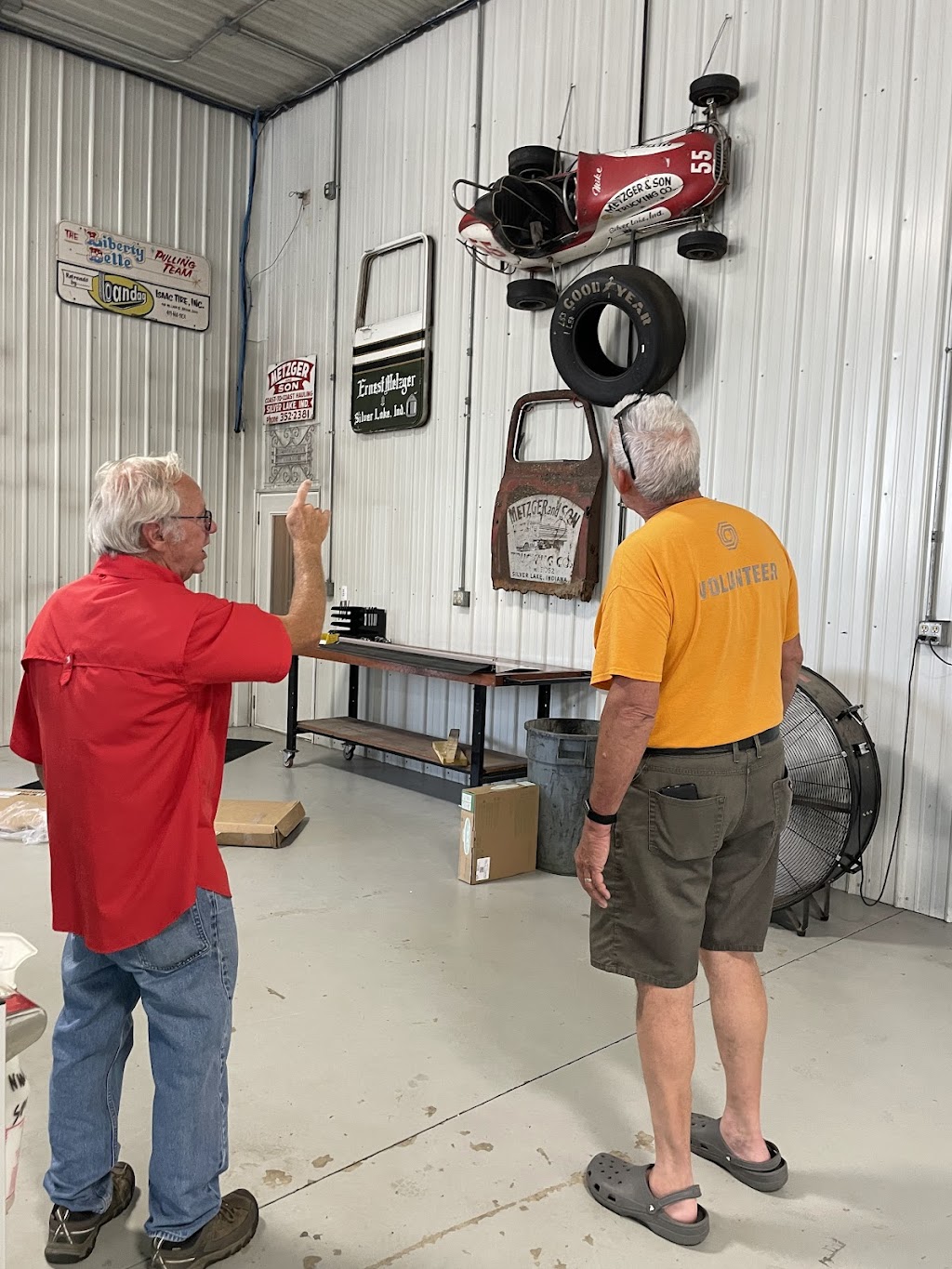 Metzger Trucking Co | 208 S Jefferson St, Silver Lake, IN 46982, USA | Phone: (800) 448-4638