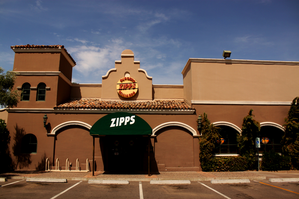 Zipps Sports Grill | 8380 East Vía de Ventura, Scottsdale, AZ 85258, USA | Phone: (480) 922-1500