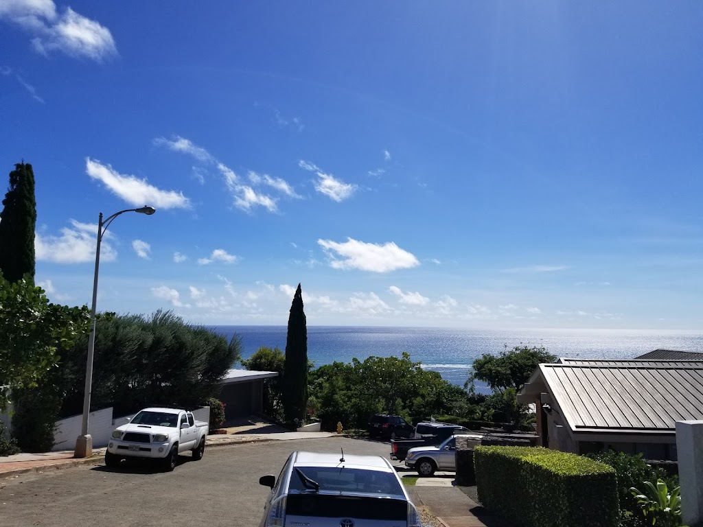 Dream Float Hawaii | Laamia St, Honolulu, HI 96821, USA | Phone: (808) 600-1957