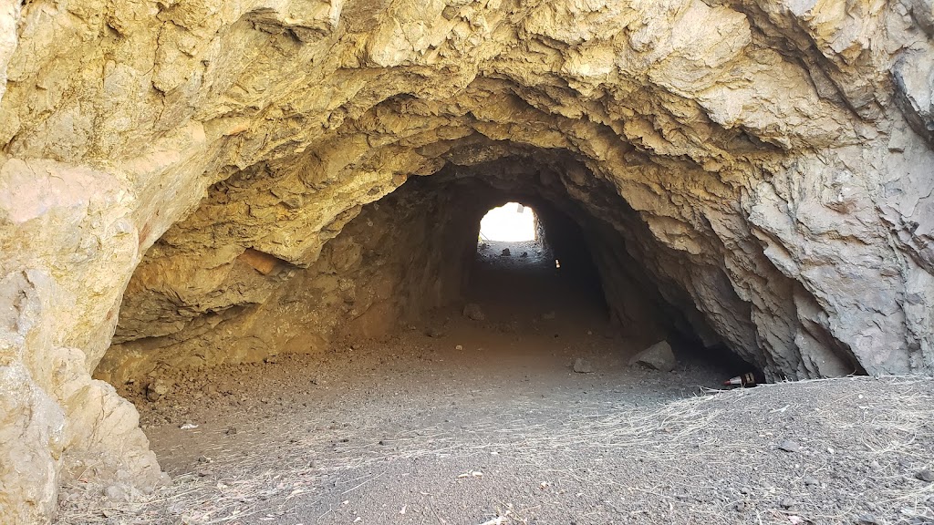 Bronson Caves | 3200 Canyon Dr, Los Angeles, CA 90068, USA | Phone: (818) 243-1145