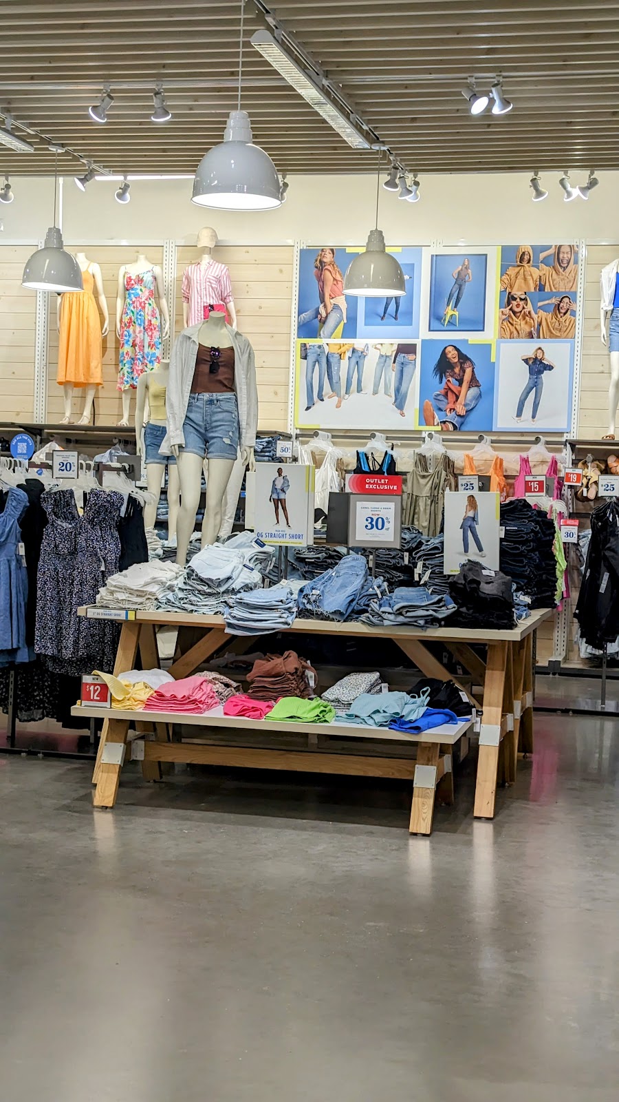 Old Navy Outlet | 15817 N Fwy Suite 200, Fort Worth, TX 76177, USA | Phone: (682) 831-9700